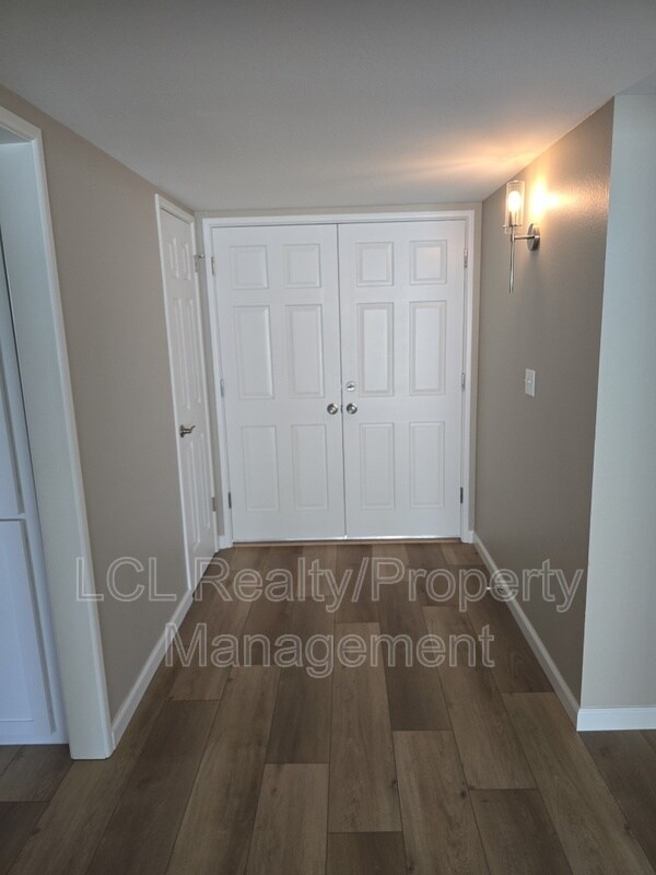 Building Photo - 25880 Musselburgh Dr
