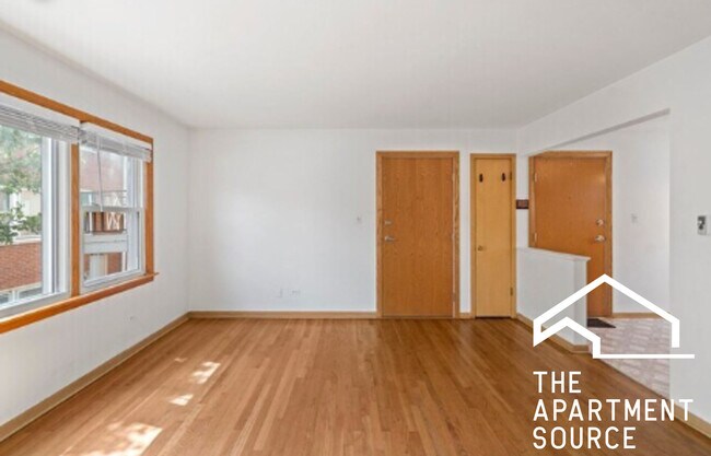 Foto del edificio - 9575 Maple Dr