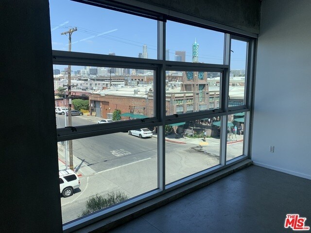 Foto del edificio - 510 S Hewitt St