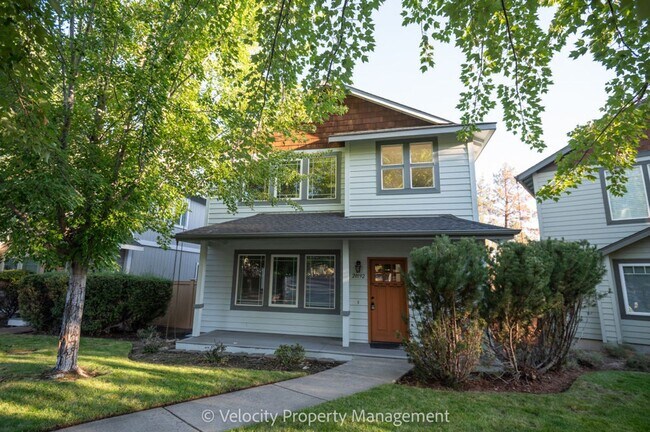Foto del edificio - Beautiful Home in SW Bend - 1 pet considered!