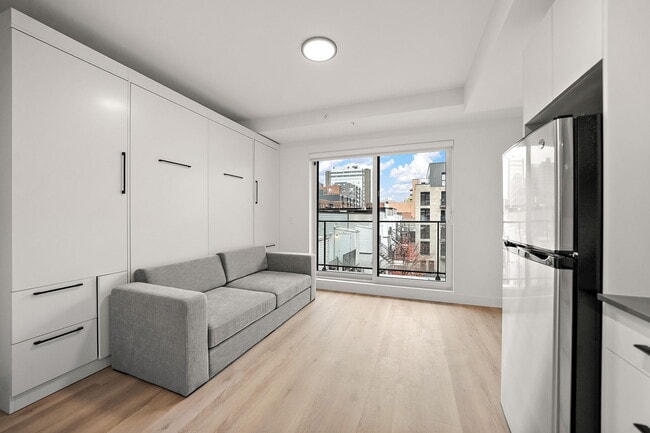 Building Photo - Edison