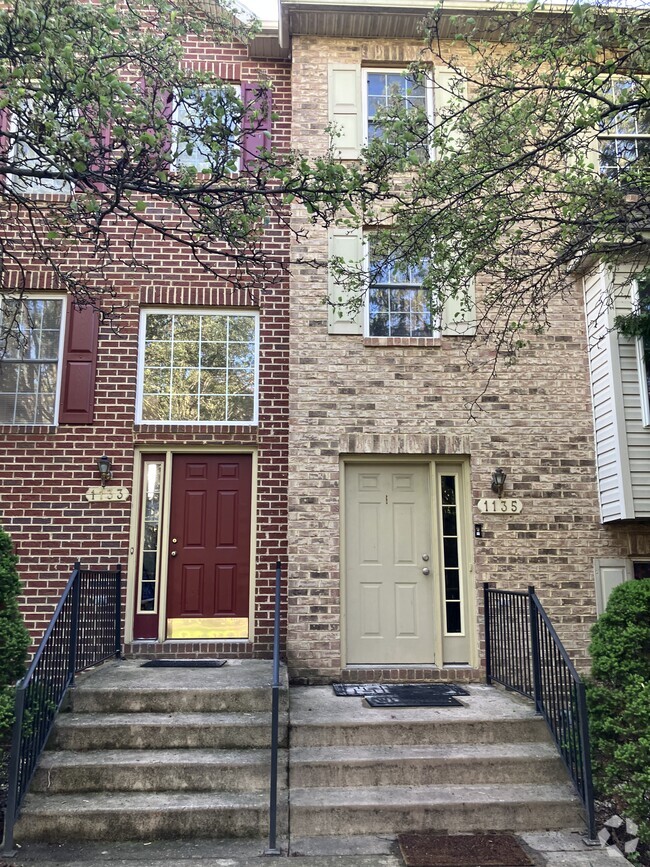 Building Photo - 1135 Lindsay Ln