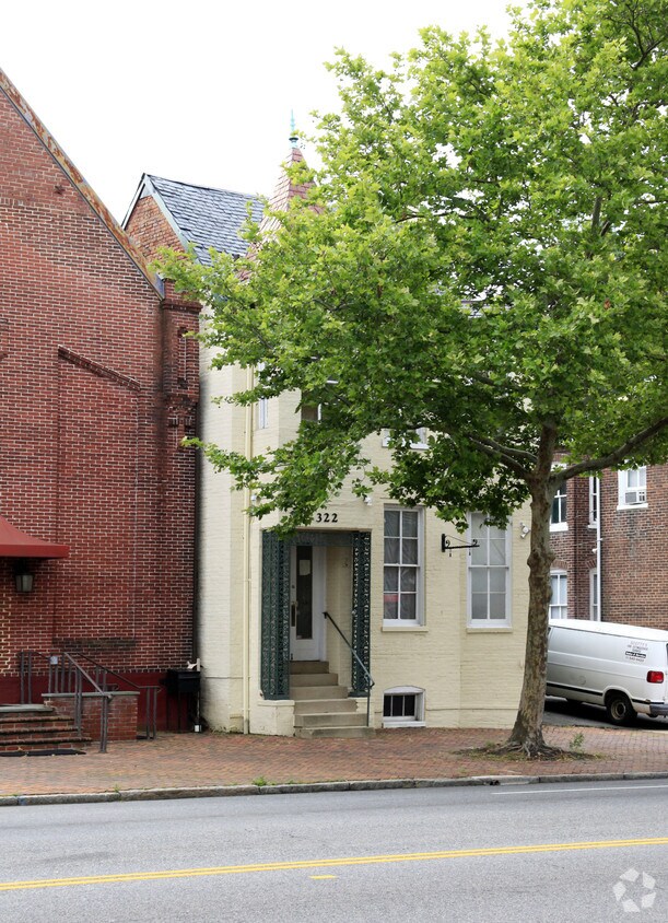 Building Photo - 322 S Washington St