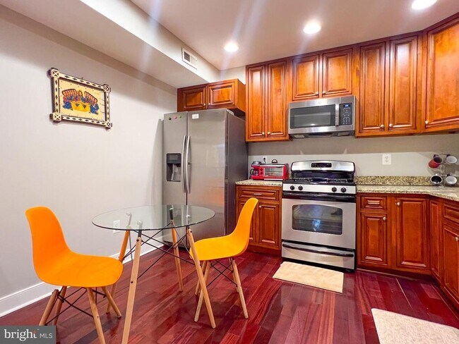 Foto del edificio - 528 S Bethel St