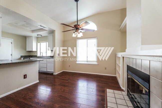 Foto del edificio - 3358 Brownlea Cir