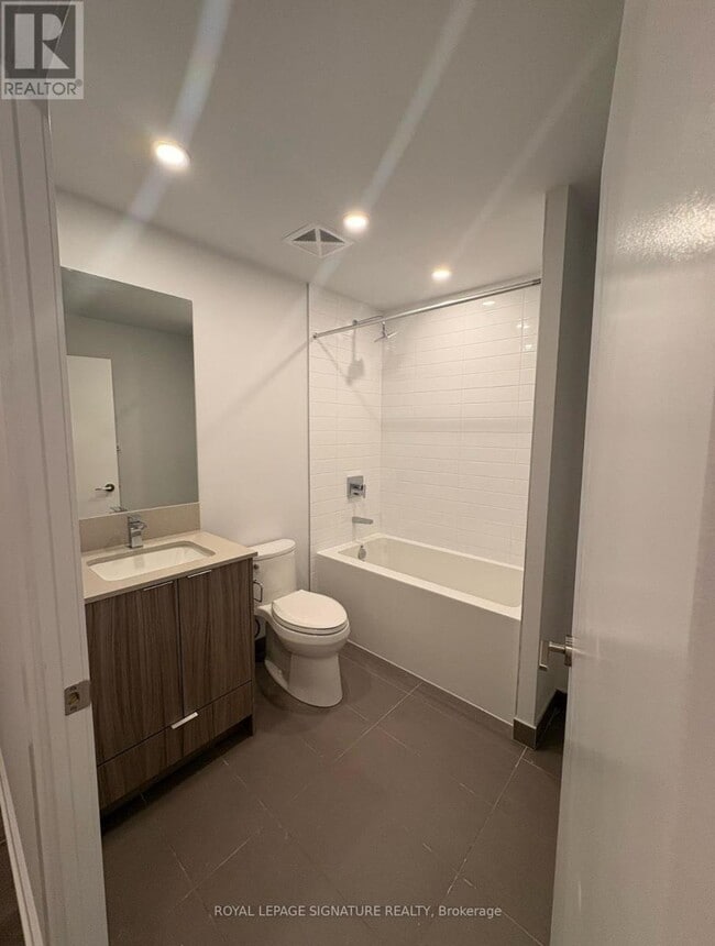 Building Photo - 430 Square One Dr