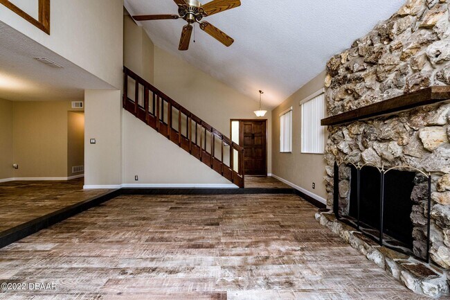 Foto del edificio - 7 Birchwood Trail
