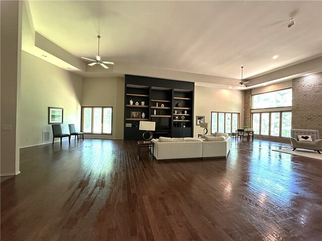 Building Photo - 214 Shipmaster Dr