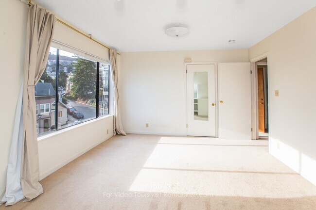 Foto del edificio - 248 Corbett Ave