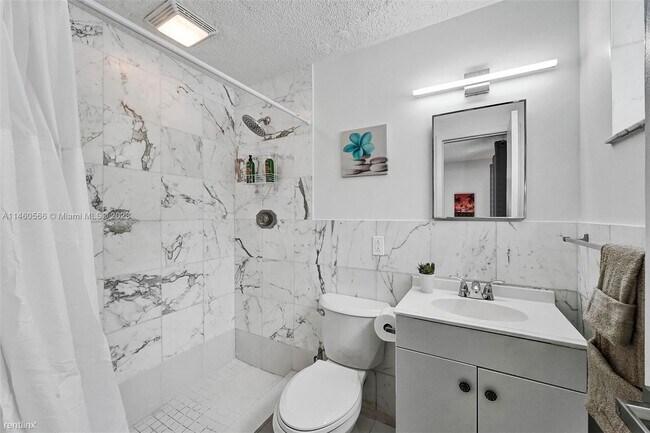 Foto del edificio - 2 br, 2 bath House - 9950 E Bay Harbor Dr ...