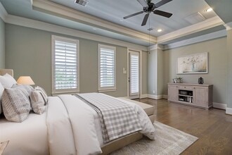 Building Photo - 2 E Rafters Row