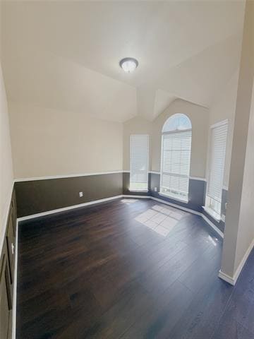 Building Photo - 2213 Chapman Dr