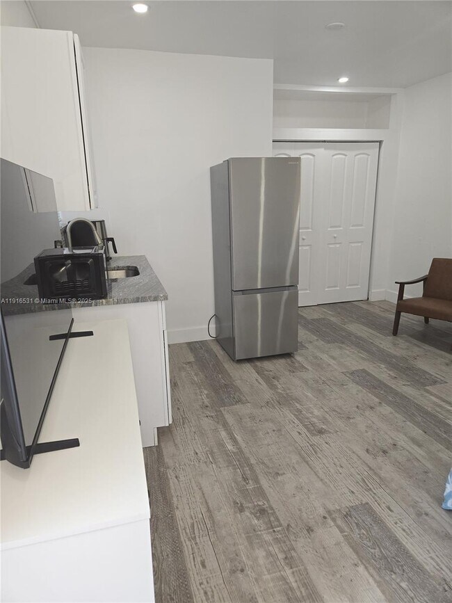 Foto del edificio - 11030 NW 18th St