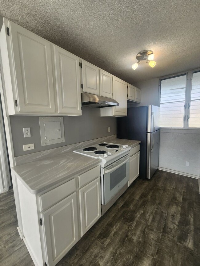 Building Photo - 2302