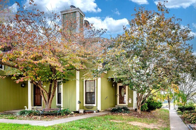 Foto del edificio - Live the Lake Lifestyle! 3-bedroom, 1.5-ba...