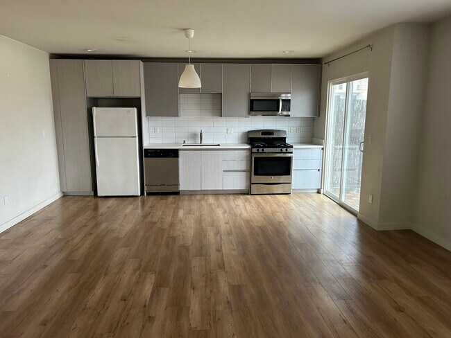 Sala de estar - 3449 Keystone Ave