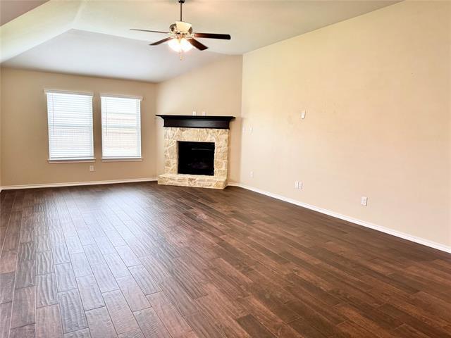 Foto del edificio - 2924 Rosemount Ln