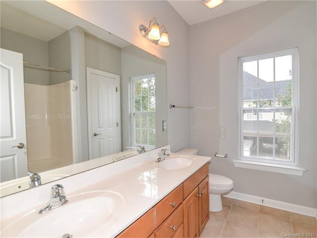 Master Bathroom - 15322 Pahlmeyer Ln