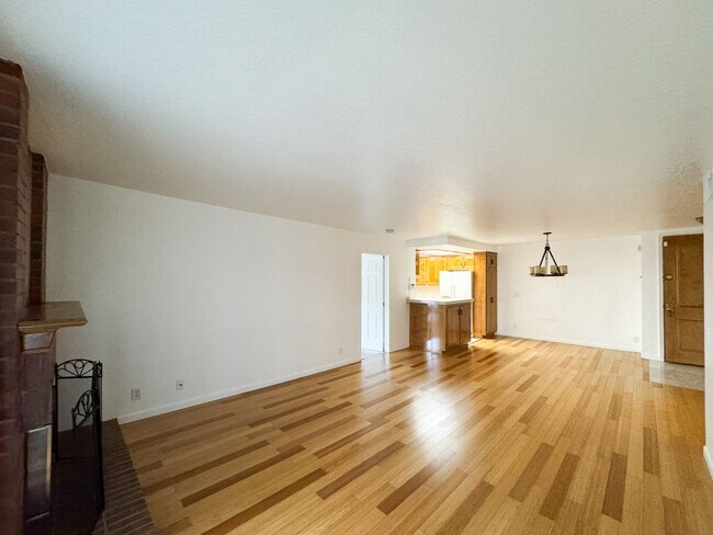 Foto del edificio - Charming 2bd 2ba condo in Playa Vista !