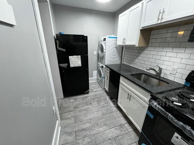 Building Photo - 923 Buttonwood St