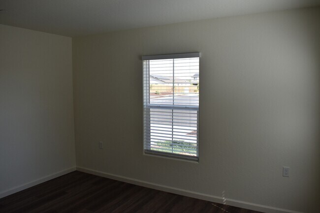 Foto del edificio - 4049 Cinnabar Ave