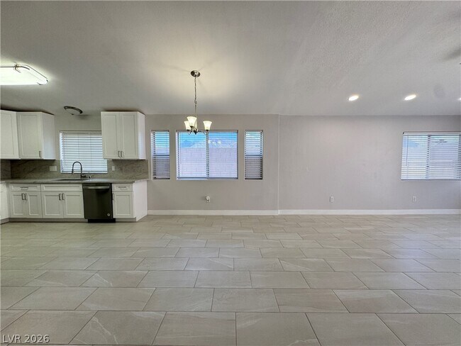 Building Photo - 9180 Sparklewood Ct