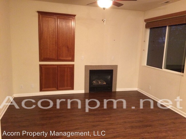 Foto del edificio - 5 br, 3 bath House - 5585 Jeffrey Way