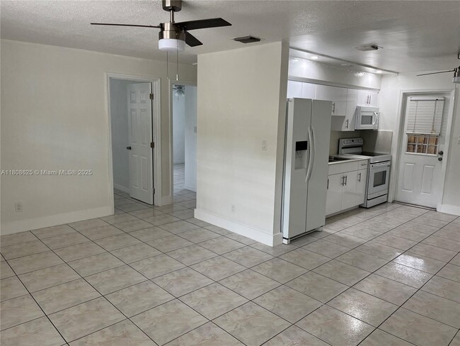 Foto del edificio - 3201 SW 15th Ave