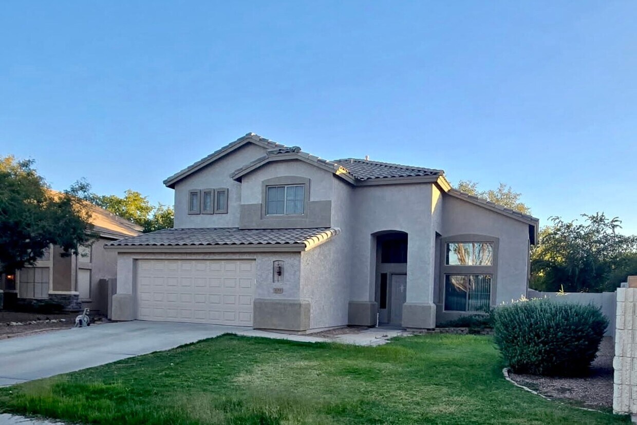 Primary Photo - 5-bedroom in the heart of Gilbert