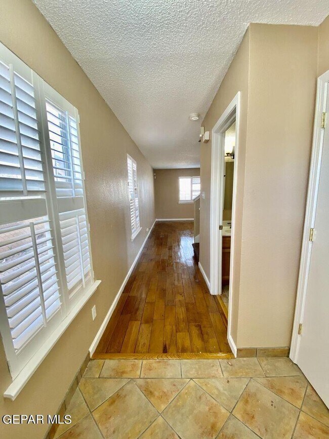 Building Photo - 12313 Tierra Canada Dr