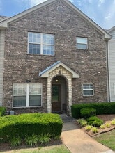 Building Photo - 4104 Hunter Way