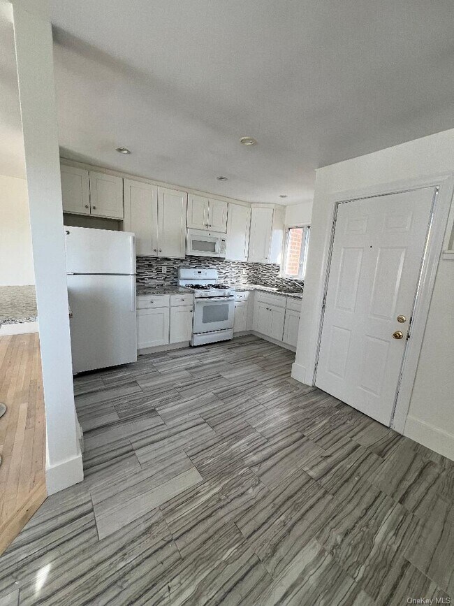 Foto del edificio - 411 W Park Ave