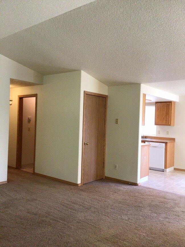 Foto del edificio - 3BD Home in Rose Village Neighborhood - Cl...
