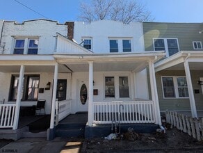 Building Photo - 1005 N Michigan Ave