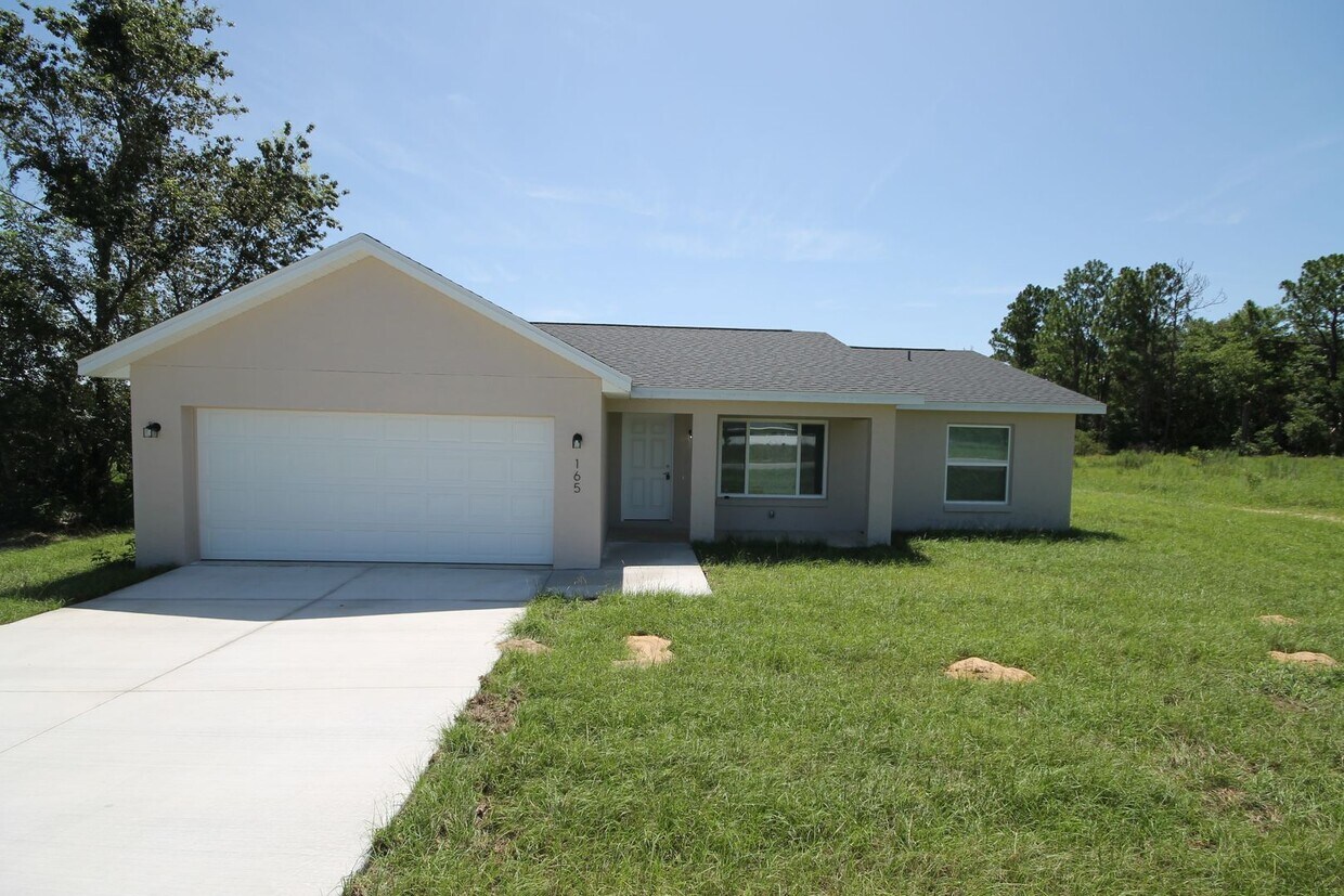 Foto principal - Beautiful 3 Bedroom, 2 Bathroom Home in Oc...
