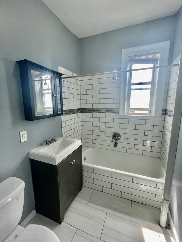 Building Photo - 729 Avenue A