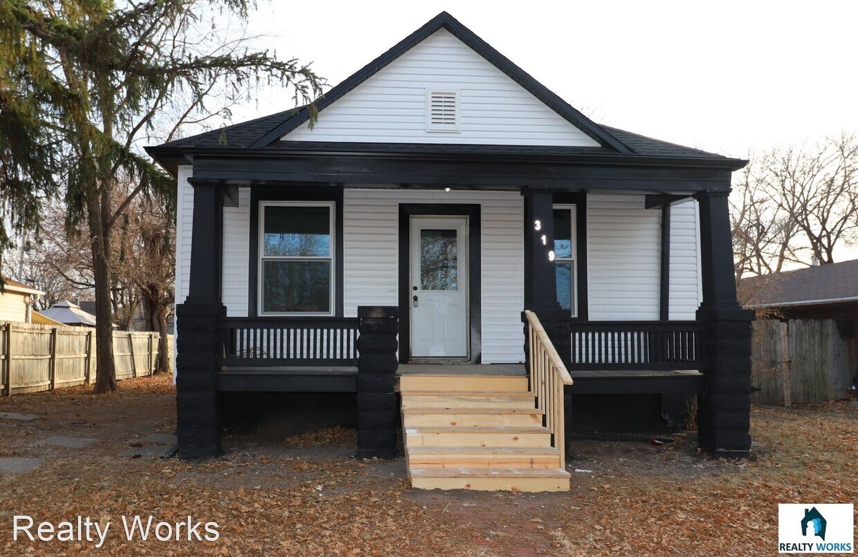 Primary Photo - 2 br, 1 bath House - 319 C St