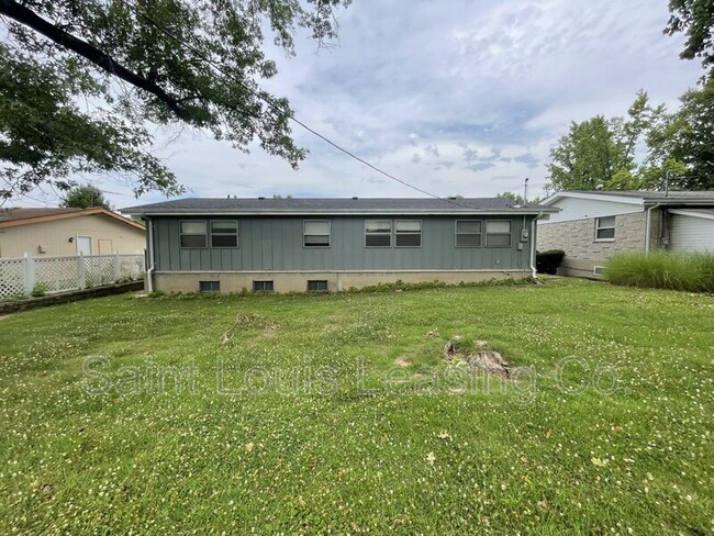 Building Photo - 11160 Landseer Dr
