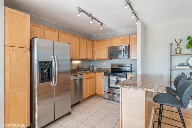 Foto del edificio - 655 W Irving Park Rd