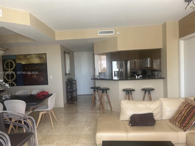 Foto del edificio - 801 Brickell Key Blvd