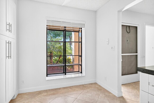 Foto del edificio - 5021 Oakhill Ln
