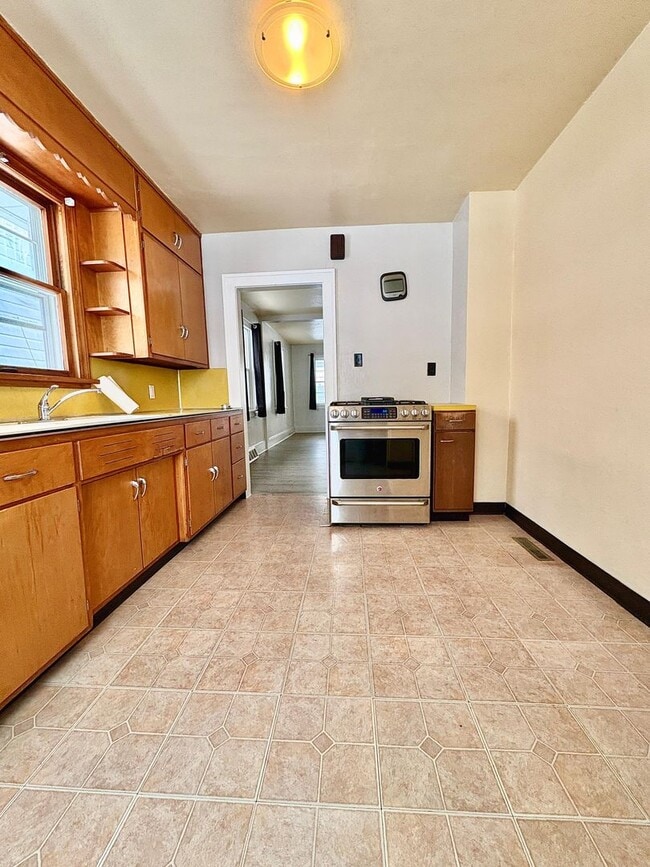 Building Photo - 1821 S Taylor St