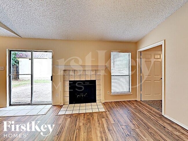 Foto del edificio - 6222 Arrowwood Dr