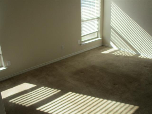 Building Photo - 4028 Twin Creeks Dr