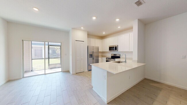 Building Photo - Beautiful 3 Bedroom, 2.5 Bath Townhome for...