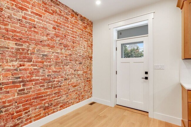 Foto del edificio - 1336 Newton St NW