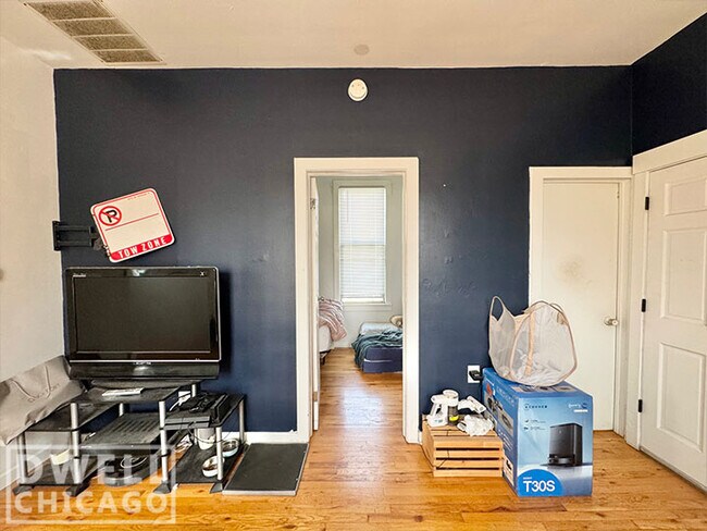 Foto del edificio - 1636 N Talman Ave