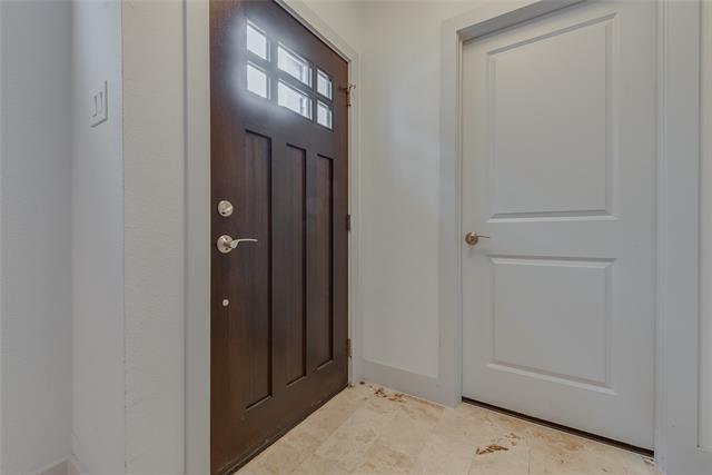 Foto del edificio - 5924 Hudson St