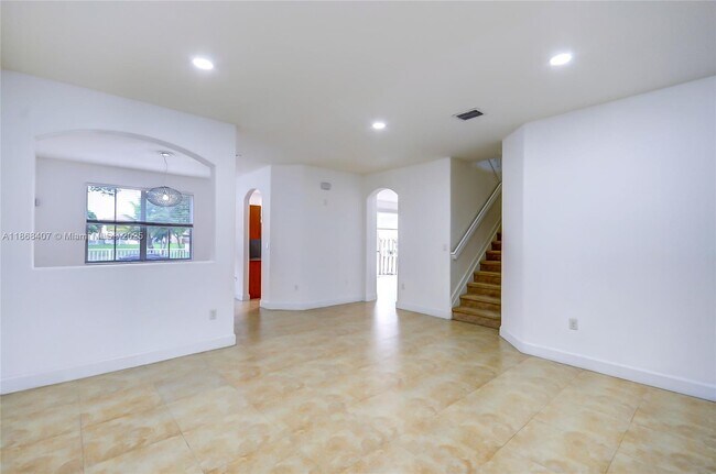 Foto del edificio - 8631 NW 110th Ave