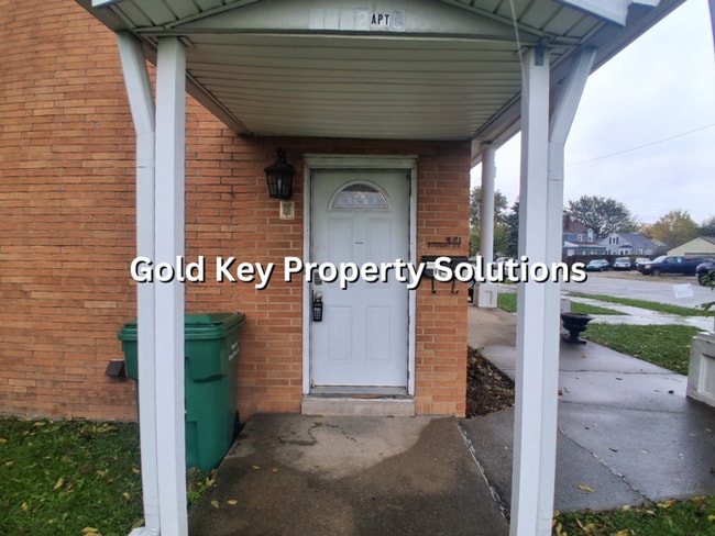 Building Photo - 1902 Rosemont Ave